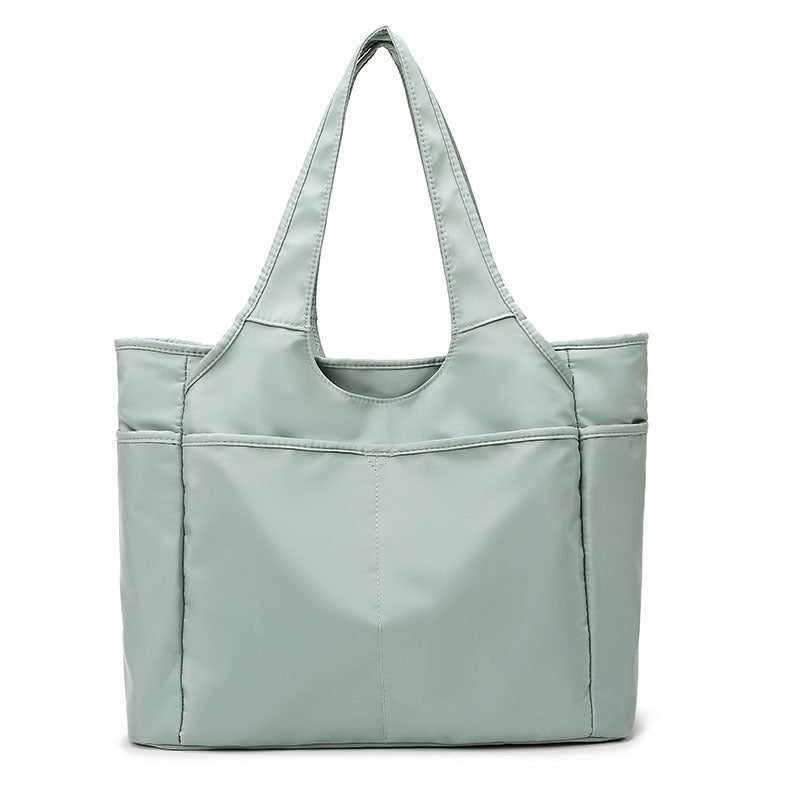 Carry an Oxford cloth travel bag