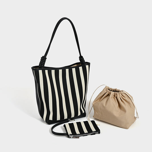 Black and White Stripe High-grade Bucket Bag