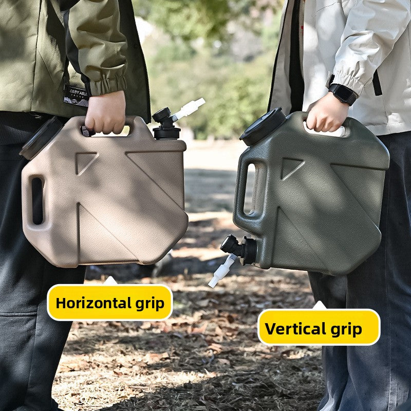 Portable hand-held water bucket