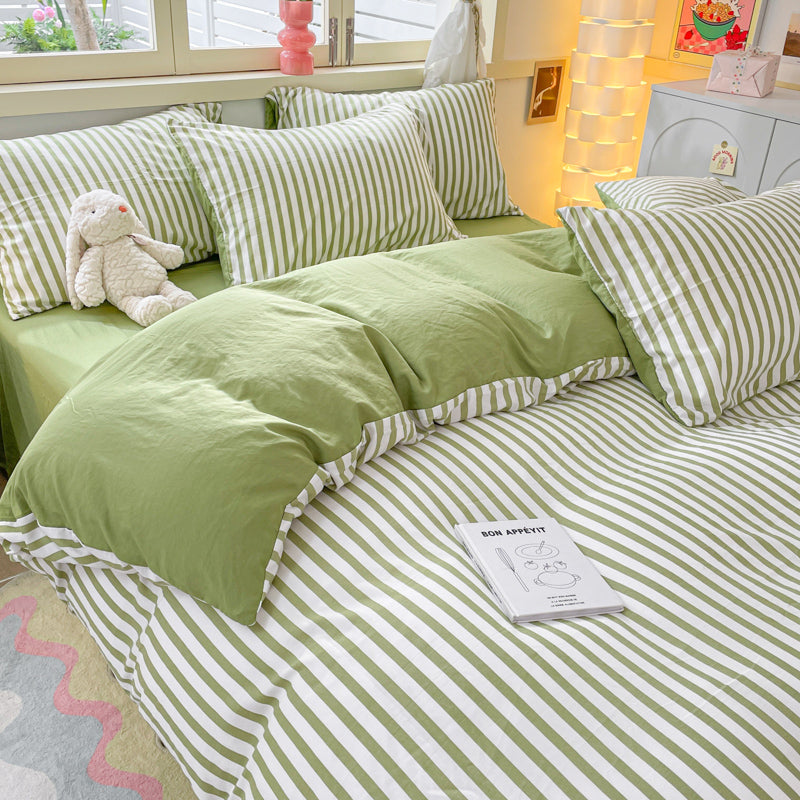 A super soft and simple vertical pink striped four-piece set for girls