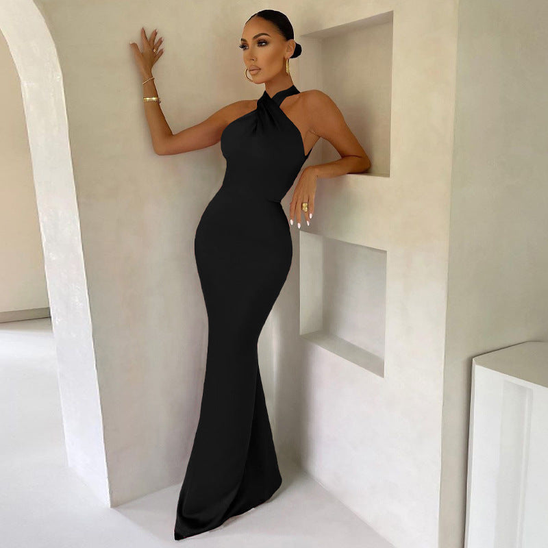Solid-color sleeveless backless dress
