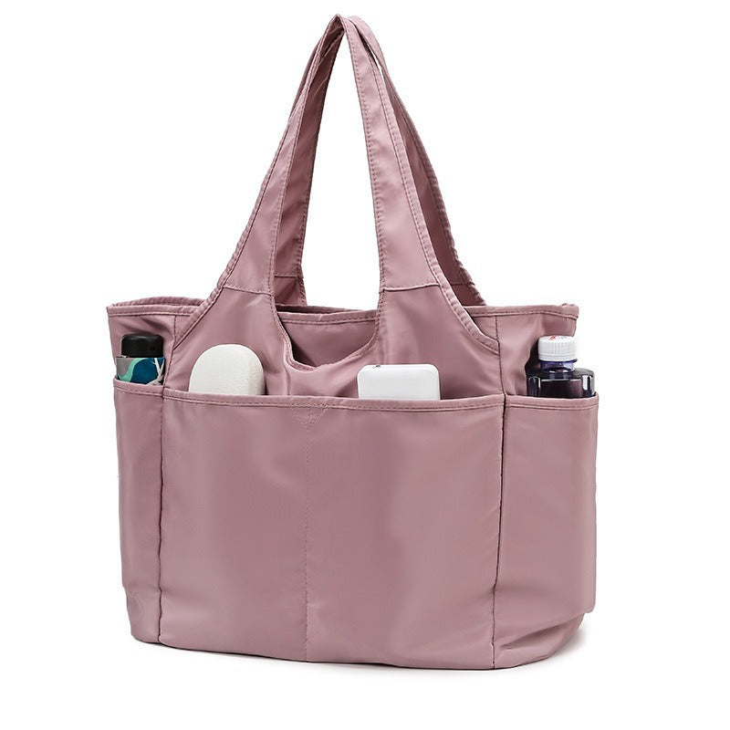Carry an Oxford cloth travel bag