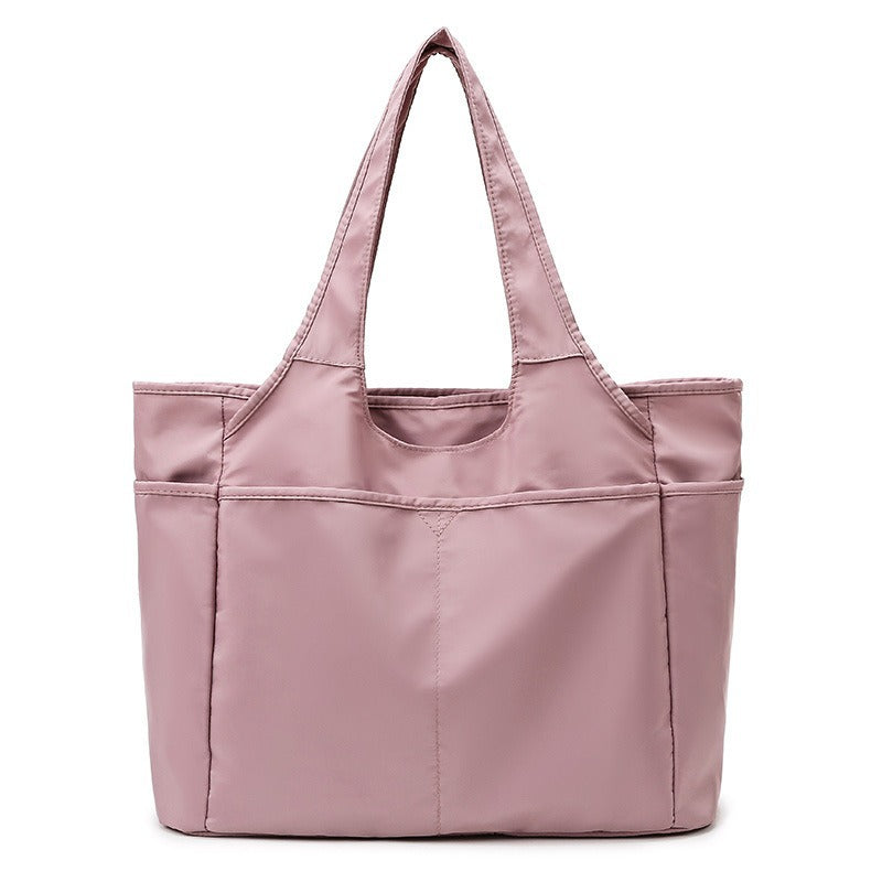 Carry an Oxford cloth travel bag
