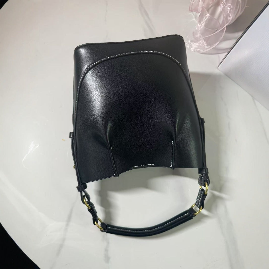 Large-capacity wide-shoulder strap handbag