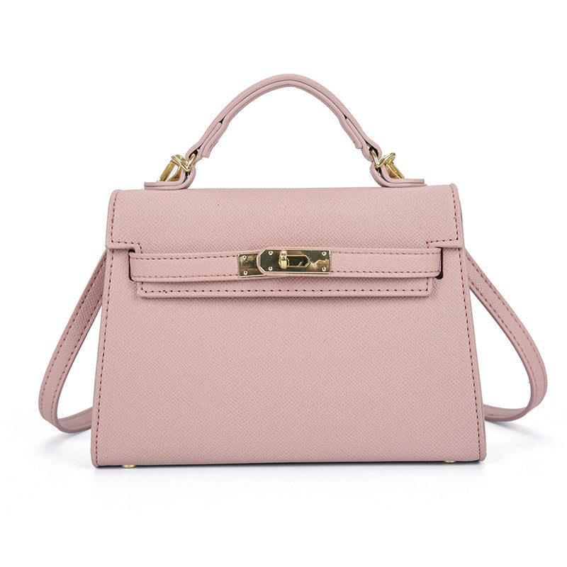 A versatile and classic single-shoulder crossbody bag