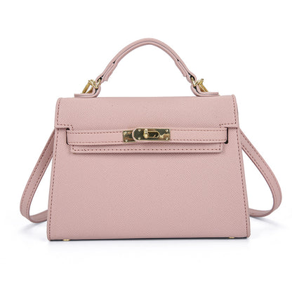A versatile and classic single-shoulder crossbody bag