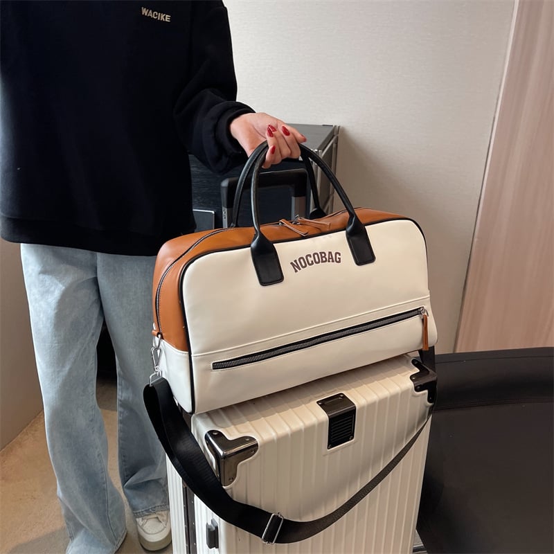 Versatile single-shoulder, crossbody and hand-carry fitness bag