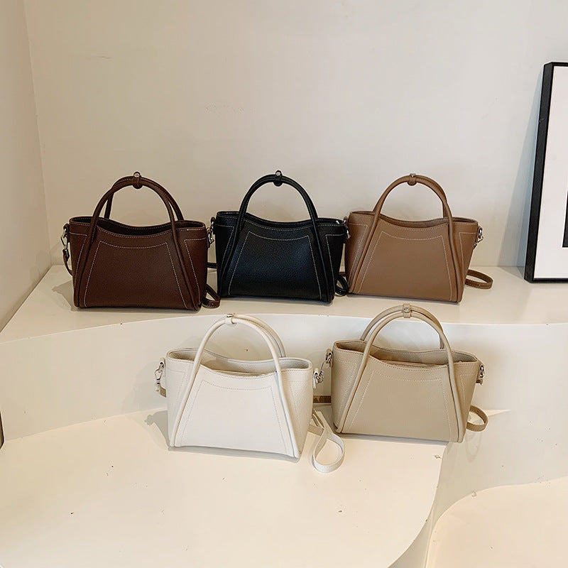 Large Capacity Superior Commuting PU Single Shoulder Handbag for Niche Daily Commuter Soft Leather Wings Bag for Women
