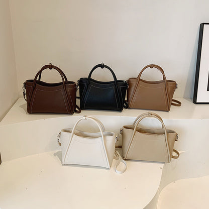 Large Capacity Superior Commuting PU Single Shoulder Handbag for Niche Daily Commuter Soft Leather Wings Bag for Women
