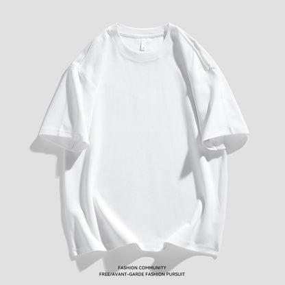 A versatile men's round-neck half-sleeved top