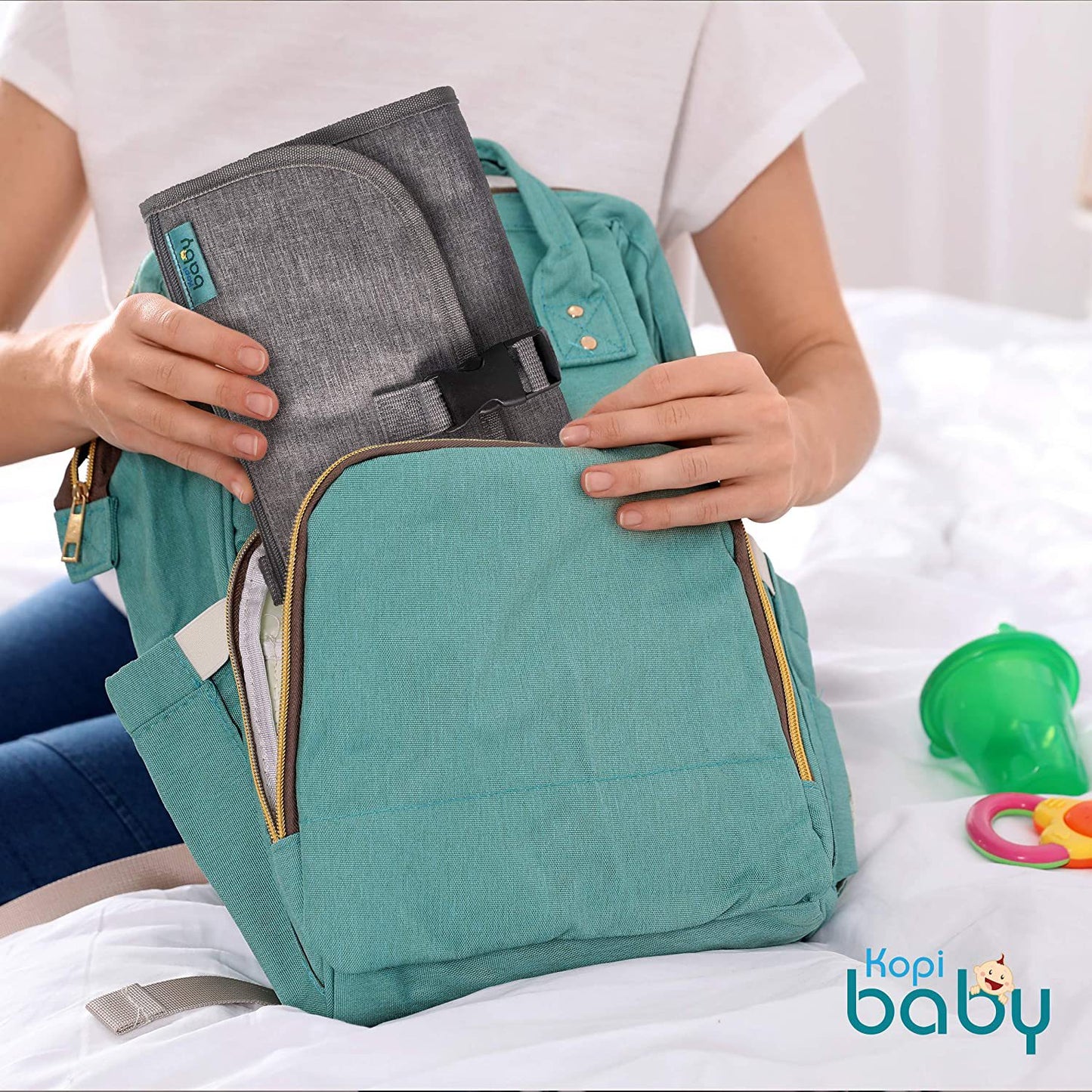 Baby stroller suspended newborn urine separator