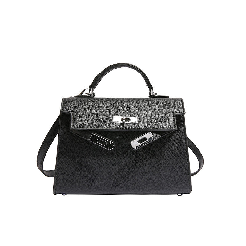 A versatile and classic single-shoulder crossbody bag