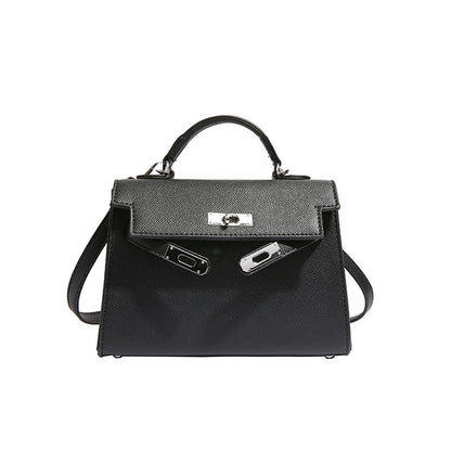A versatile and classic single-shoulder crossbody bag