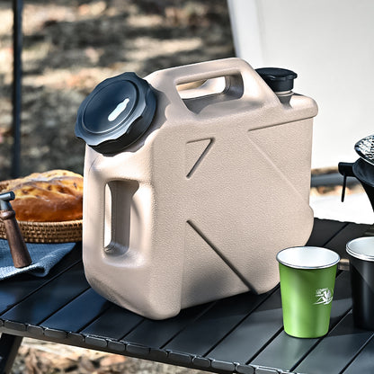 Portable hand-held water bucket
