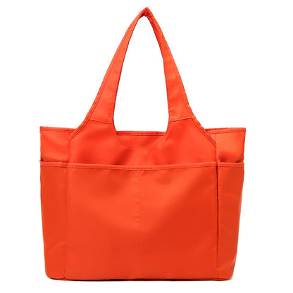 Carry an Oxford cloth travel bag