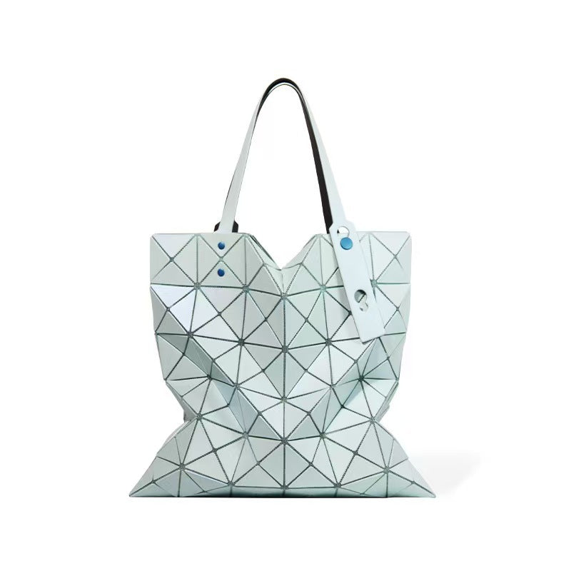 Diamond-shaped checkered single-shoulder tote bag