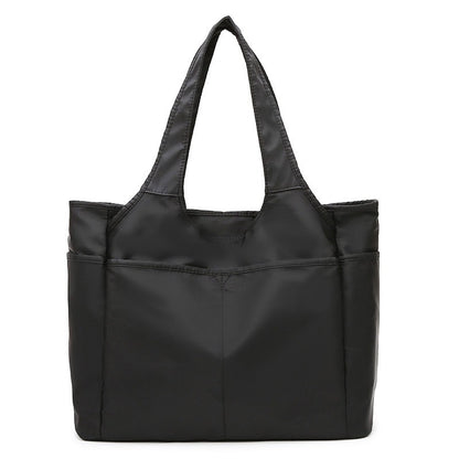 Carry an Oxford cloth travel bag