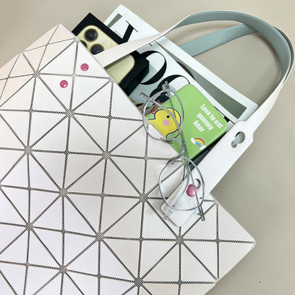 Diamond-shaped checkered single-shoulder tote bag