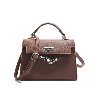 A versatile and classic single-shoulder crossbody bag