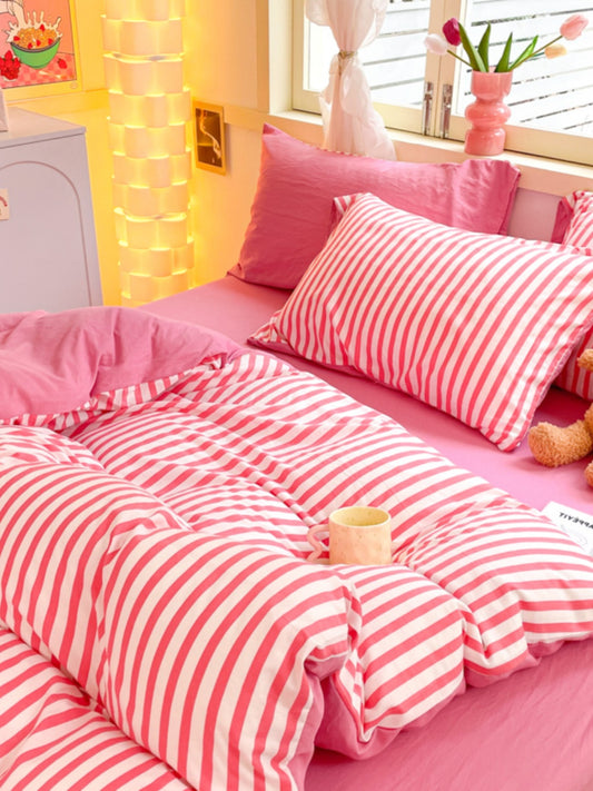 A super soft and simple vertical pink striped four-piece set for girls