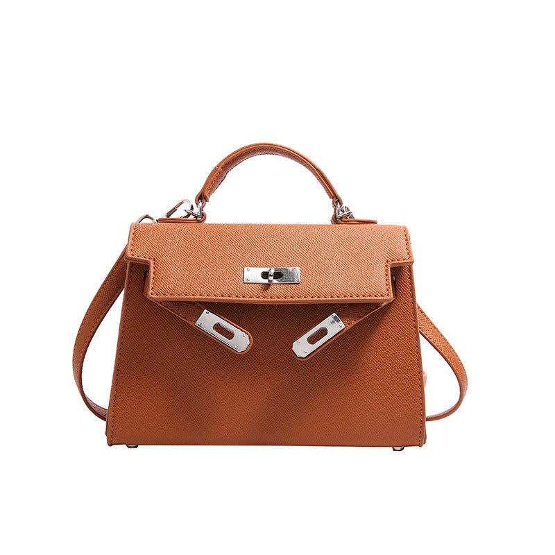 A versatile and classic single-shoulder crossbody bag