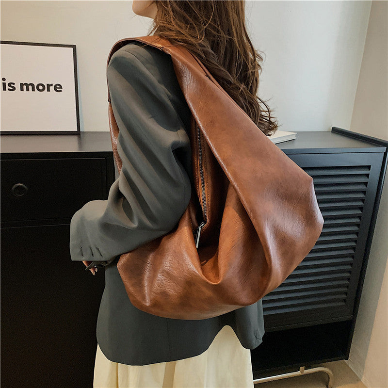 Underarm tote bag