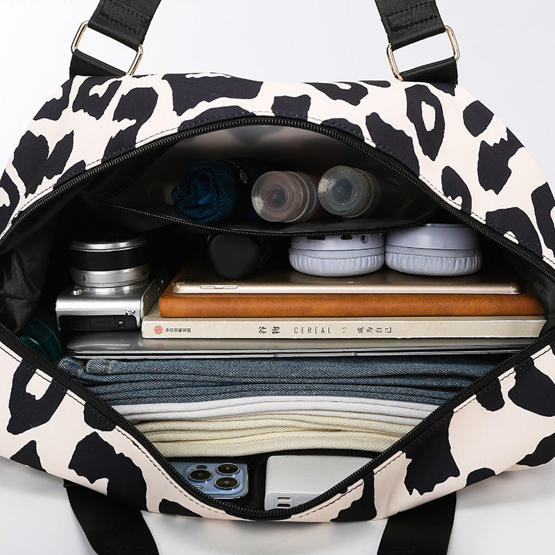 Large Capacity Lightweight Travel Bag with Leopard Print