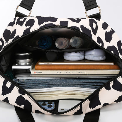 Large Capacity Lightweight Travel Bag with Leopard Print